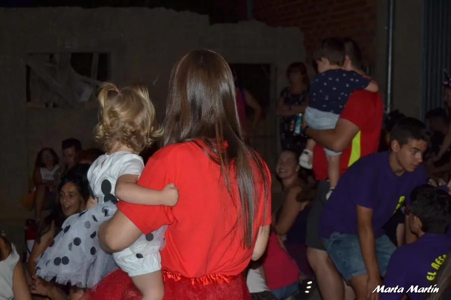 Foto 6 - Las pe&ntilde;as se hacen con el protagonismo en las fiestas de la patata