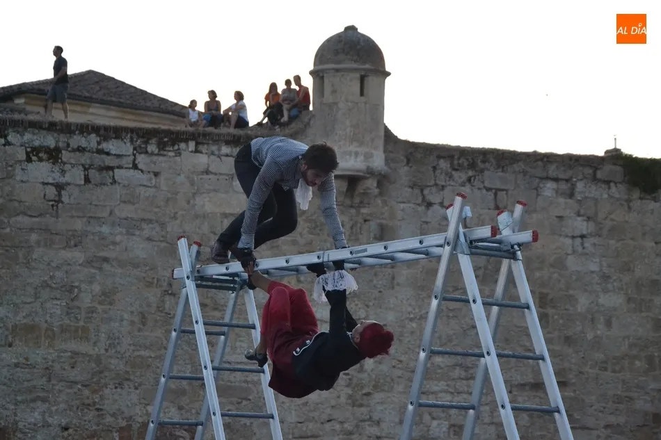 El amor triunfa en las alturas en la performance de Radar 360º  
