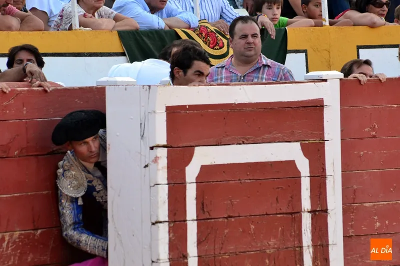 Foto 10 - Diosleguarde a hombros en una desigual corrida en Pe&ntilde;aranda con buena entrada