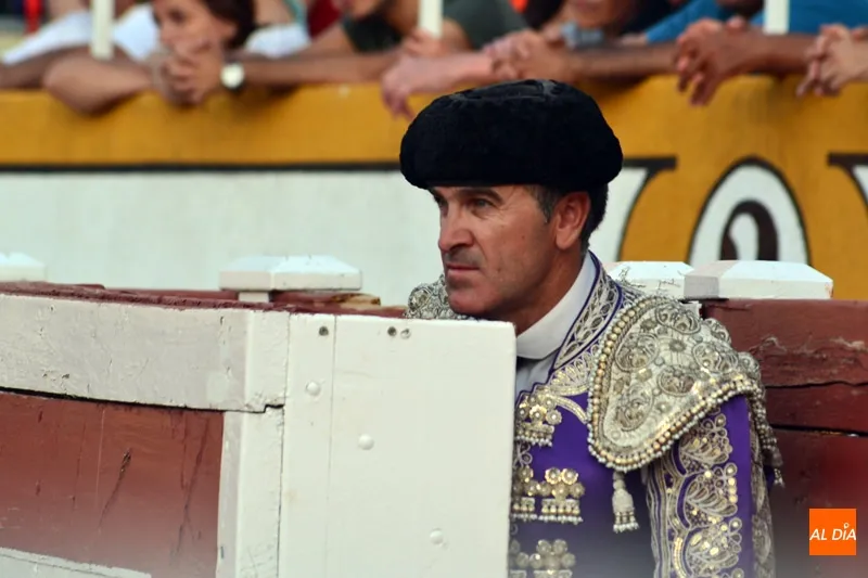 Foto 3 - Diosleguarde a hombros en una desigual corrida en Pe&ntilde;aranda con buena entrada