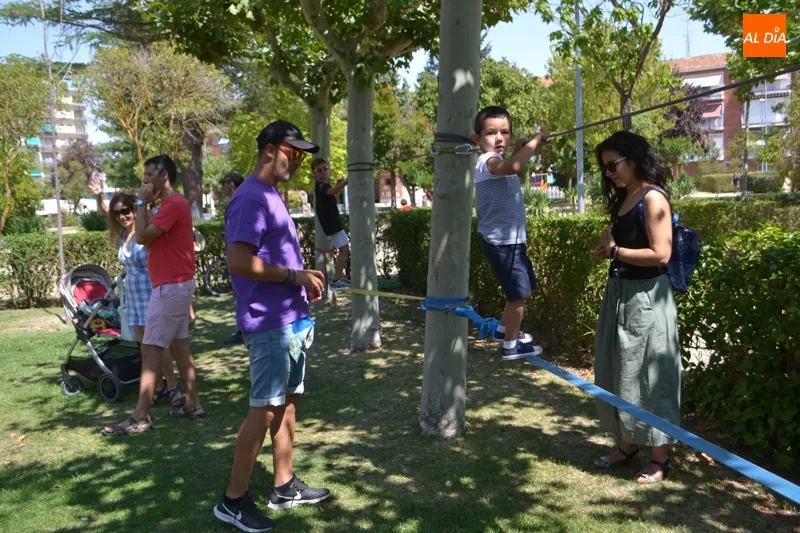 Foto 7 - La subdelegada del Gobierno &lsquo;se arranca&rsquo; con un baile por las fiestas de Pe&ntilde;aranda