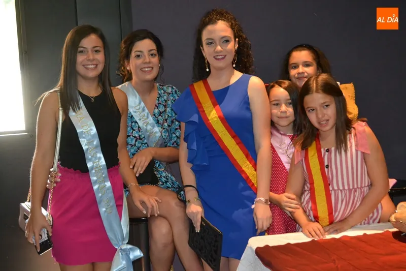 Foto 5 - La subdelegada del Gobierno &lsquo;se arranca&rsquo; con un baile por las fiestas de Pe&ntilde;aranda