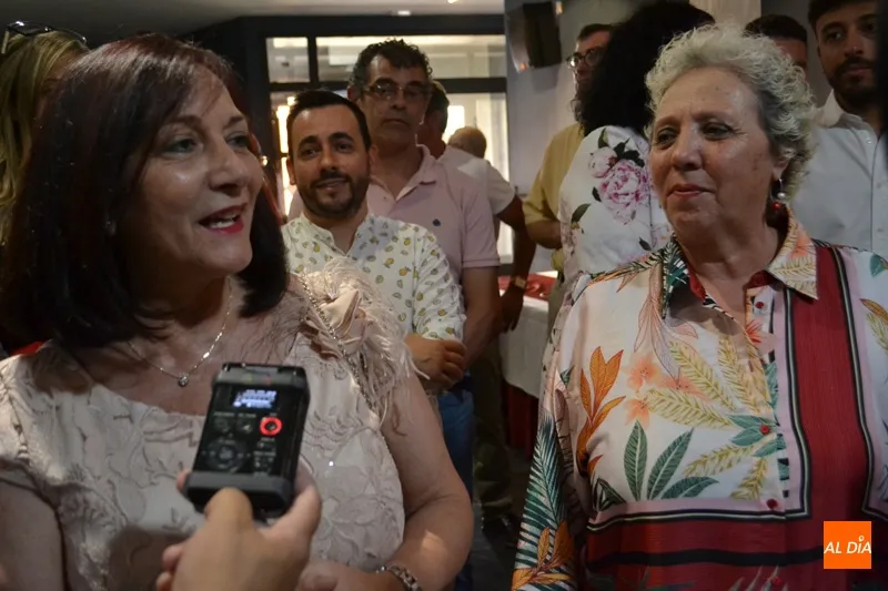 Foto 11 - La subdelegada del Gobierno &lsquo;se arranca&rsquo; con un baile por las fiestas de Pe&ntilde;aranda