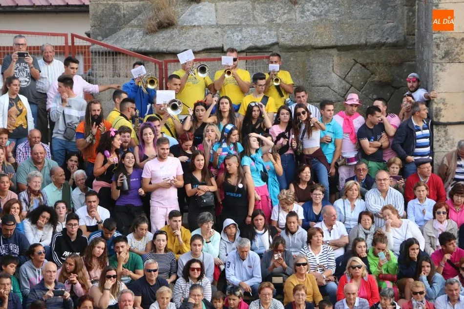 Foto 9 - Emocionante y bello encierro de Valdeflores en Aldead&aacute;vila  