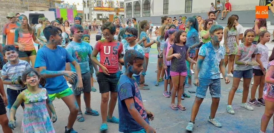 Foto 11 - Cip&eacute;rez se ti&ntilde;e de color con la &lsquo;Color Party&rsquo;  