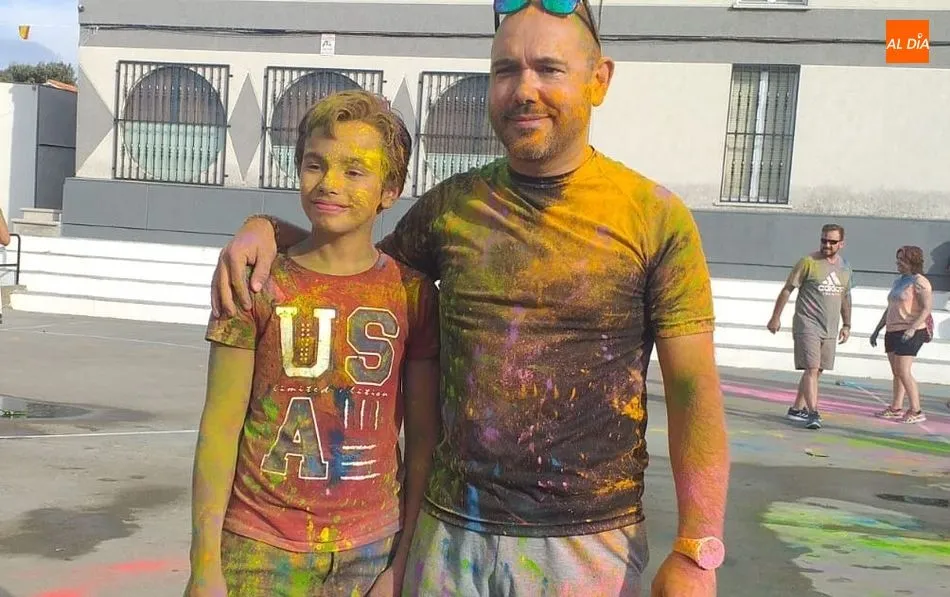 Foto 2 - Cip&eacute;rez se ti&ntilde;e de color con la &lsquo;Color Party&rsquo;  