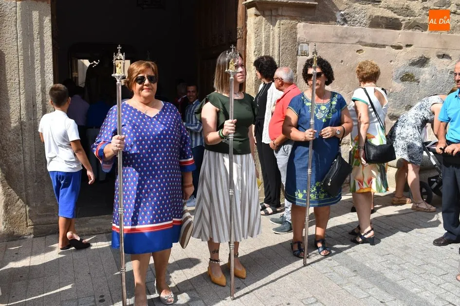 Foto 11 - Alba de Tormes arropa a Santa Teresa en su salida de clausura
