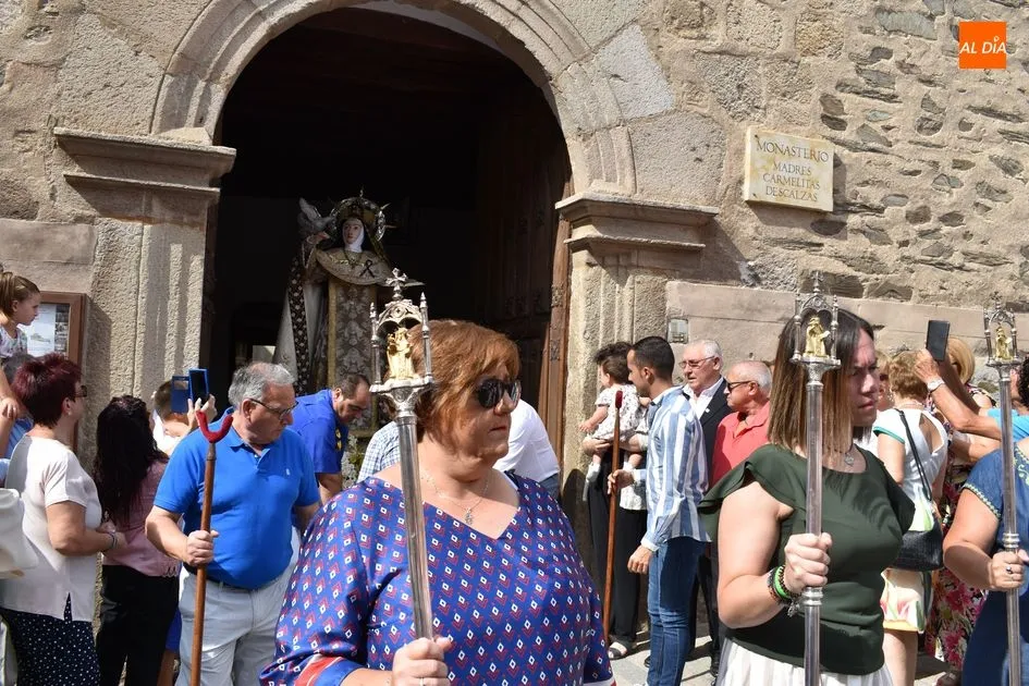 Foto 8 - Alba de Tormes arropa a Santa Teresa en su salida de clausura