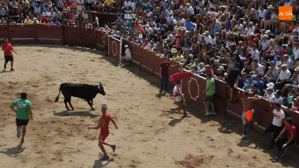 Foto 5 - Gran expectaci&oacute;n en el segundo encierro a caballo de las Fiestas de Lumbrales