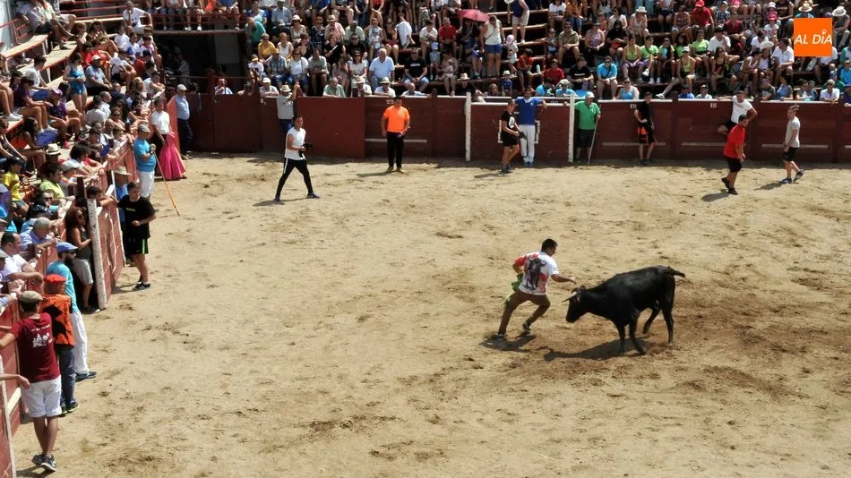 Foto 7 - Gran expectaci&oacute;n en el segundo encierro a caballo de las Fiestas de Lumbrales