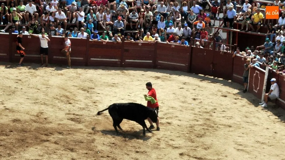 Foto 10 - Gran expectaci&oacute;n en el segundo encierro a caballo de las Fiestas de Lumbrales