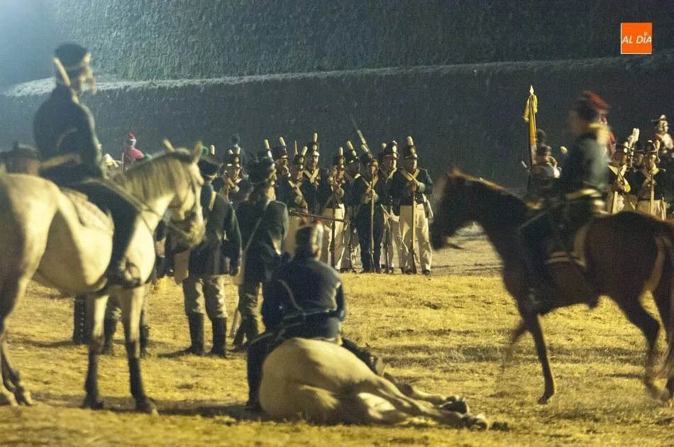 Foto 11 - Almeida recrea con gran espectacularidad el Cerco sufrido en 1810  
