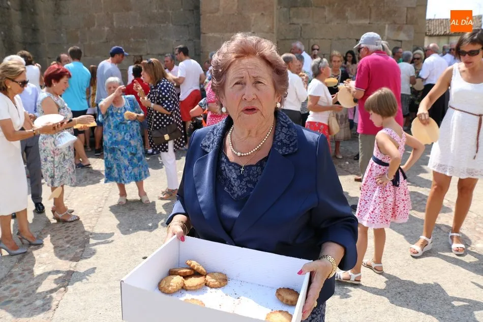 Foto 6 - Misa, procesi&oacute;n y convite para honrar a San Sebasti&aacute;n en Vilvestre  
