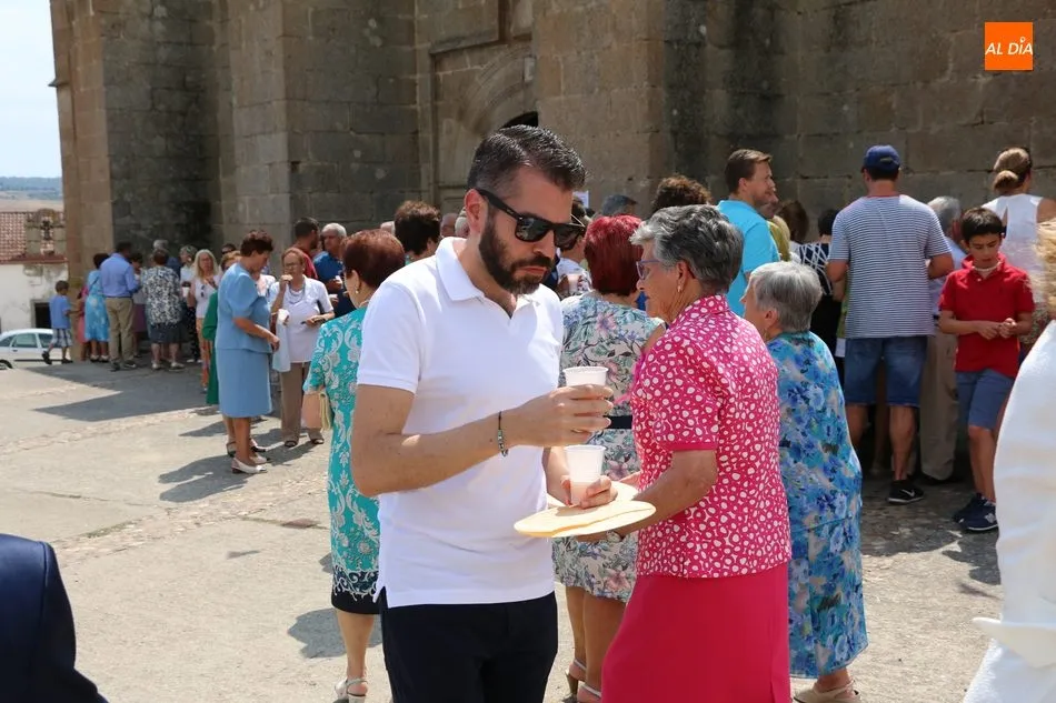 Foto 3 - Misa, procesi&oacute;n y convite para honrar a San Sebasti&aacute;n en Vilvestre  