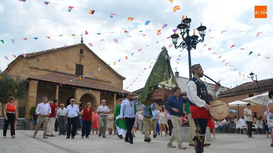 La Virgen de la Esperanza procesiona en Gomecello