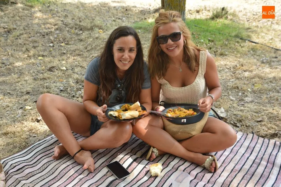 Foto 4 - Una buena raci&oacute;n de paella para despedir las fiestas en Golpejas
