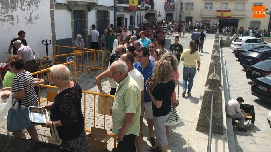 Foto 10 - Ledrada disfruta de la paellada festiva