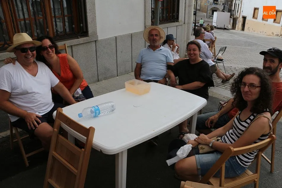 Foto 6 - Ledrada disfruta de la paellada festiva