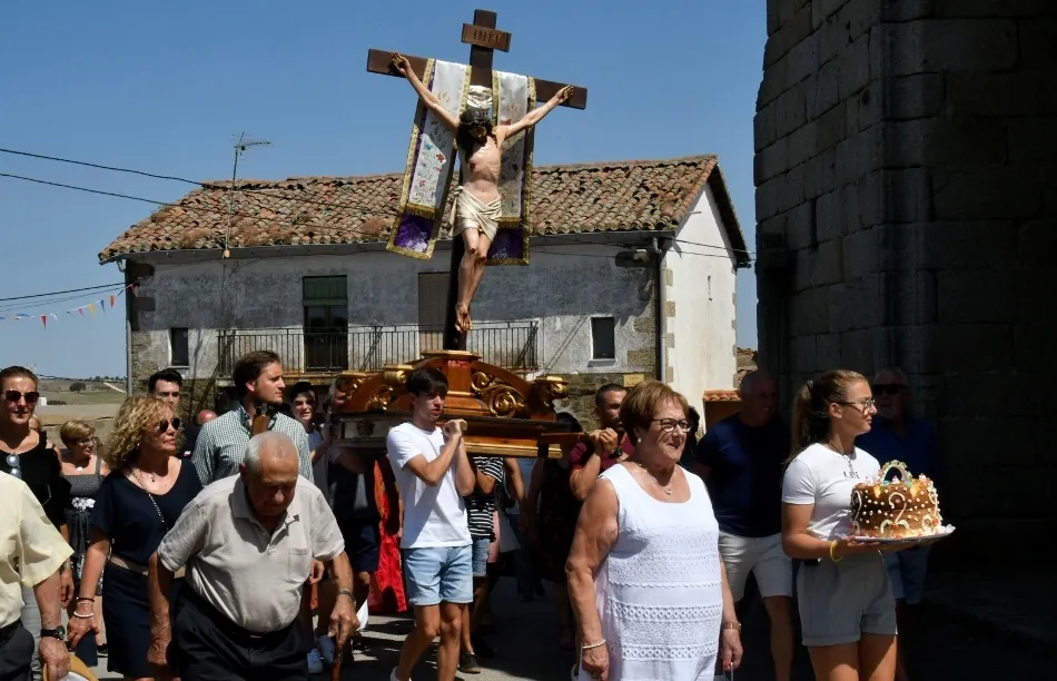 Foto 3 - Villar de la Yegua honra al Cristo de la Misericordia  