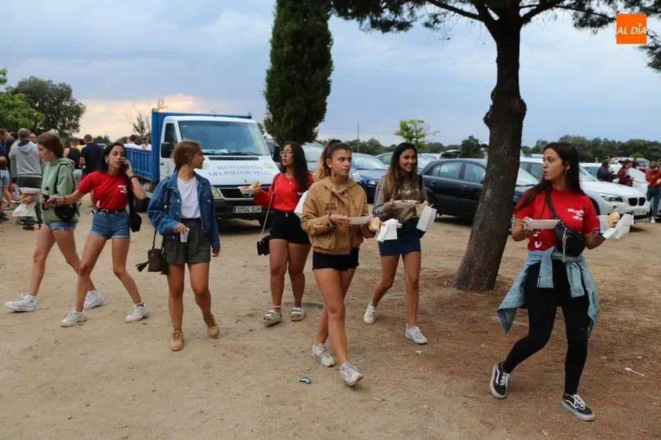Foto 6 - En Villavieja cogen fuerzas con 1.400 raciones de carne de novillo  