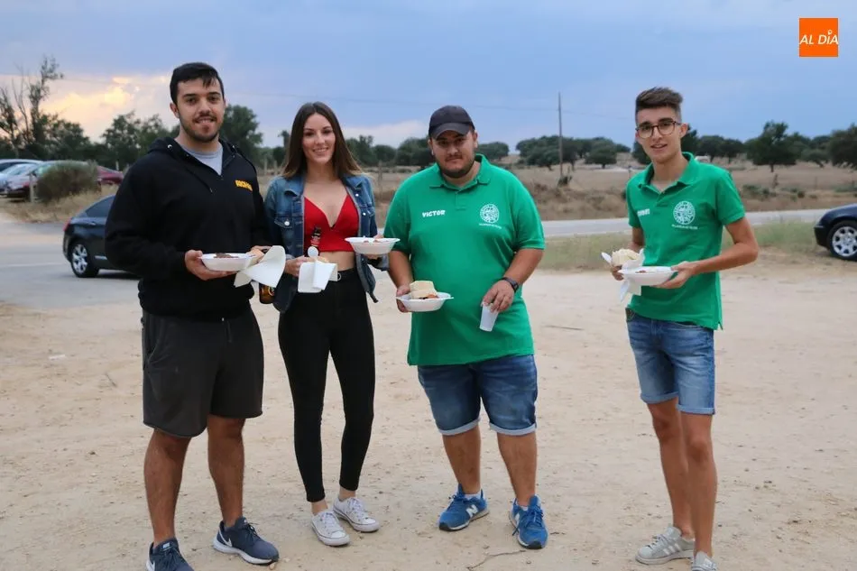 Foto 5 - En Villavieja cogen fuerzas con 1.400 raciones de carne de novillo  