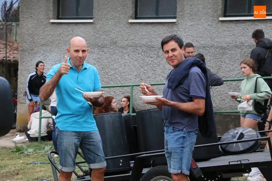 Foto 4 - En Villavieja cogen fuerzas con 1.400 raciones de carne de novillo  