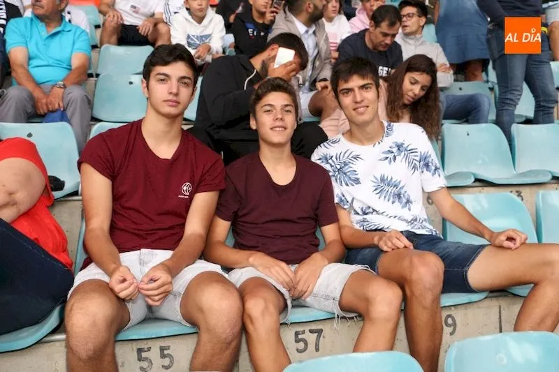 Parte de la afición del Salamanca UDS / Kiko Robles