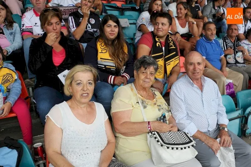 Foto 8 - El Helm&aacute;ntico se rinde a sus jugadores y entona el &ldquo;&iquest;d&oacute;nde est&aacute; &lsquo;Chiquimarco&rsquo;,...