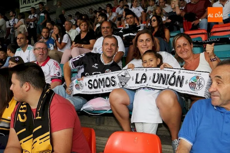 Foto 7 - El Helm&aacute;ntico se rinde a sus jugadores y entona el &ldquo;&iquest;d&oacute;nde est&aacute; &lsquo;Chiquimarco&rsquo;,...
