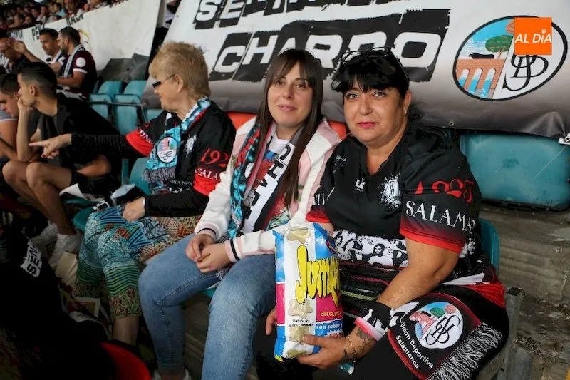 Foto 3 - El Helm&aacute;ntico se rinde a sus jugadores y entona el &ldquo;&iquest;d&oacute;nde est&aacute; &lsquo;Chiquimarco&rsquo;,...