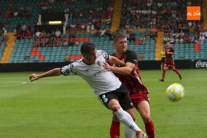 Foto 4 - Rayos, truenos&hellip; y f&uacute;tbol