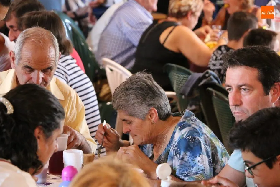 Foto 7 - En Cip&eacute;rez dicen adi&oacute;s a las fiestas con una paella de 800 raciones  