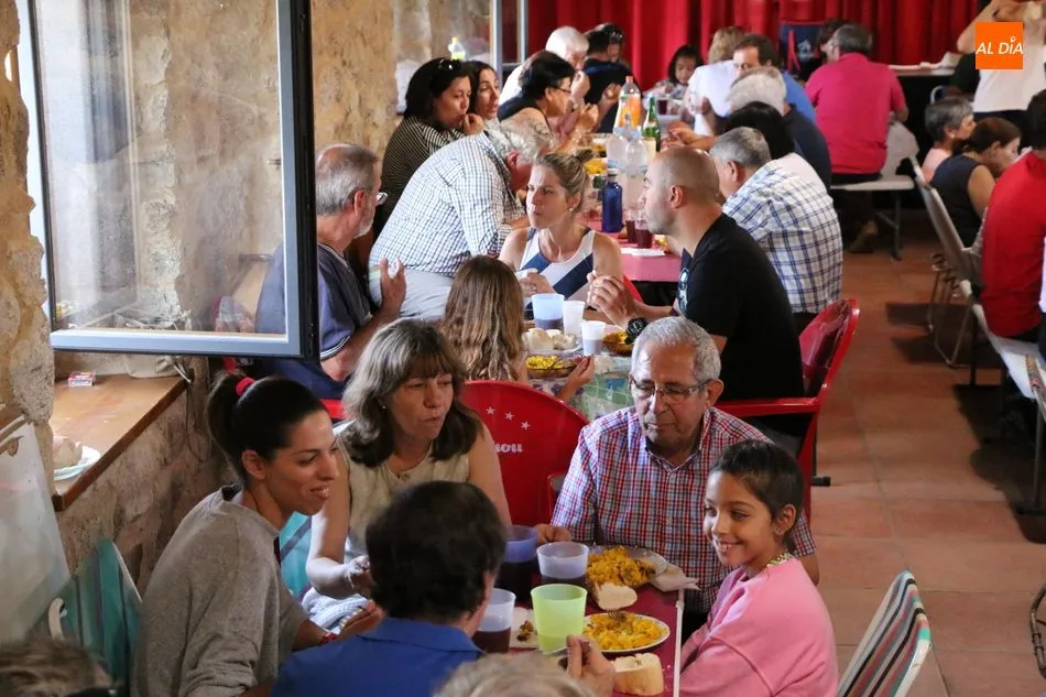 Foto 6 - En Cip&eacute;rez dicen adi&oacute;s a las fiestas con una paella de 800 raciones  