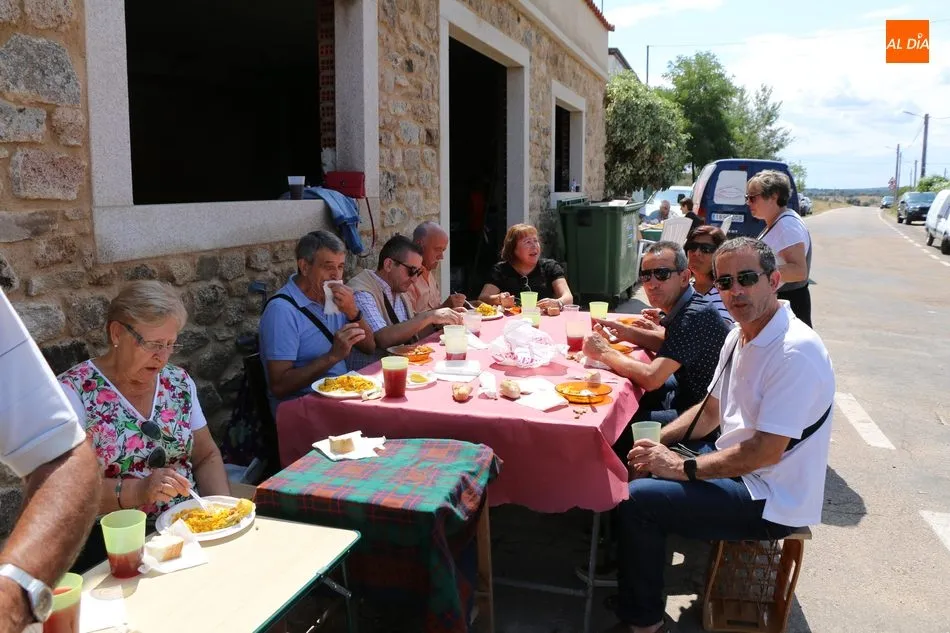 Foto 5 - En Cip&eacute;rez dicen adi&oacute;s a las fiestas con una paella de 800 raciones  