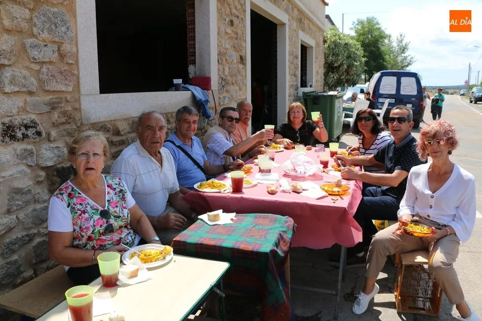 Foto 3 - En Cip&eacute;rez dicen adi&oacute;s a las fiestas con una paella de 800 raciones  