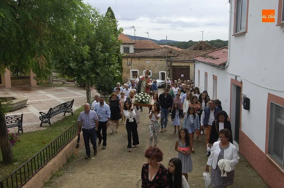 Foto 7 - Las Quintas sacan a la calle a San Ceferino en las horas finales de las fiestas de Villasrubias  