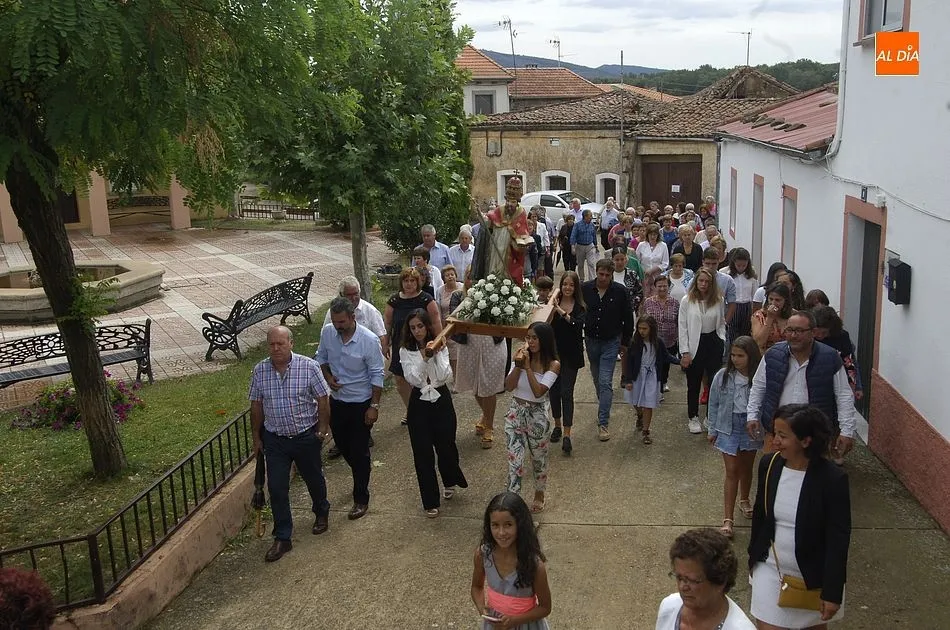 Foto 6 - Las Quintas sacan a la calle a San Ceferino en las horas finales de las fiestas de Villasrubias  
