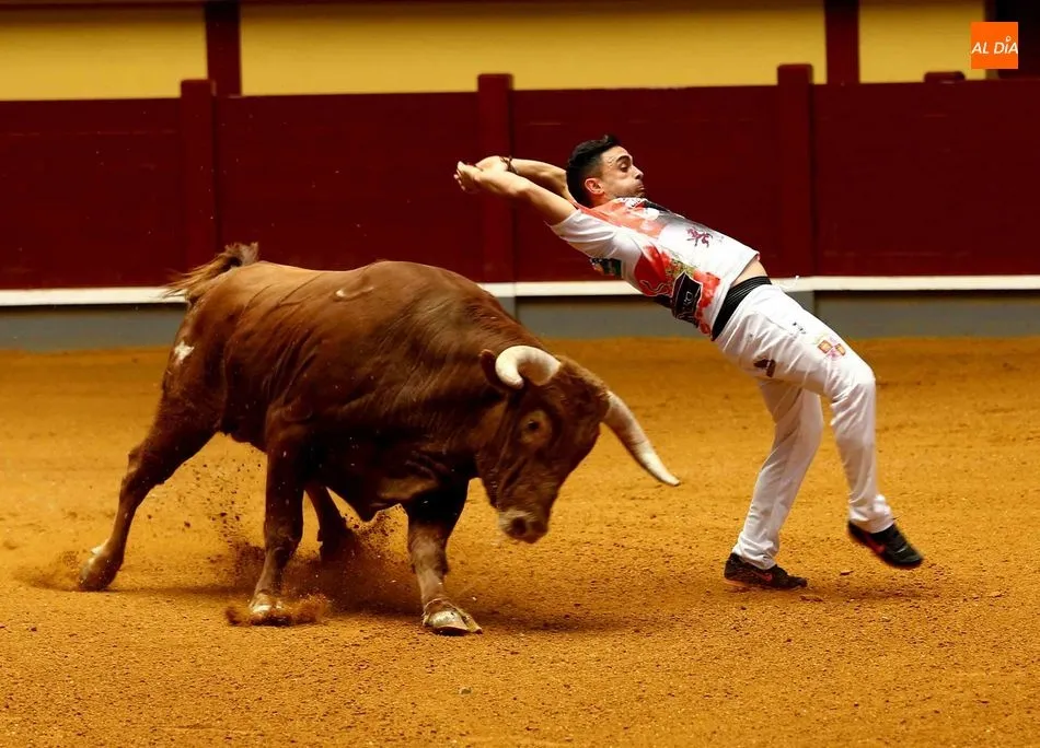 Use se metió una vez más al público albense en el bolsillo