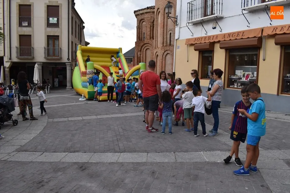 Foto 2 - El mal tiempo empa&ntilde;a la fiesta de los m&aacute;s peque&ntilde;os