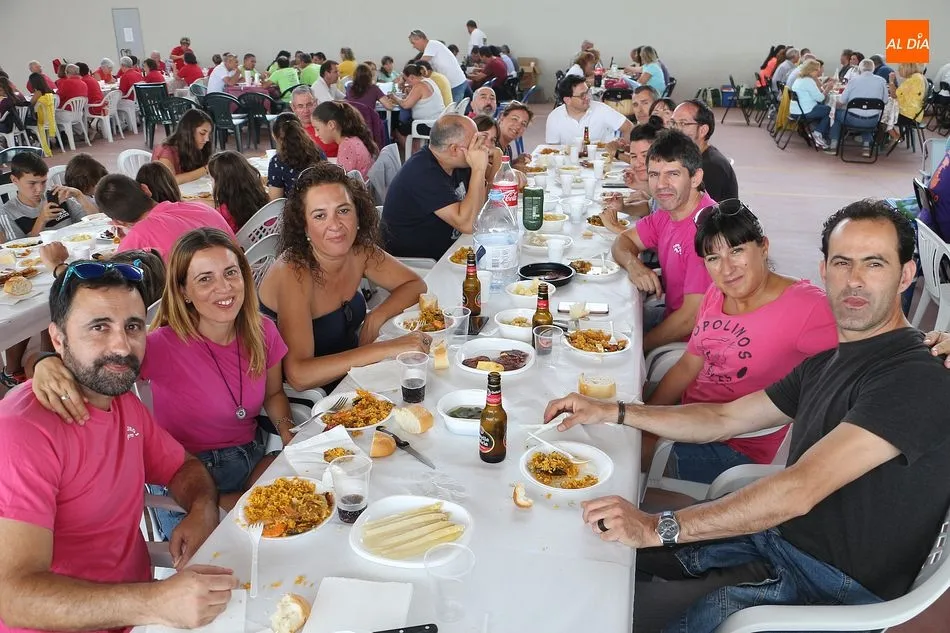 Foto 10 - Los Santos despide sus festejos con la tradicional paellada