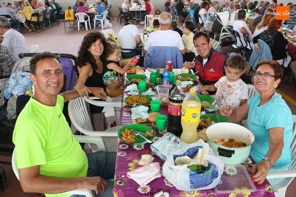Foto 8 - Los Santos despide sus festejos con la tradicional paellada