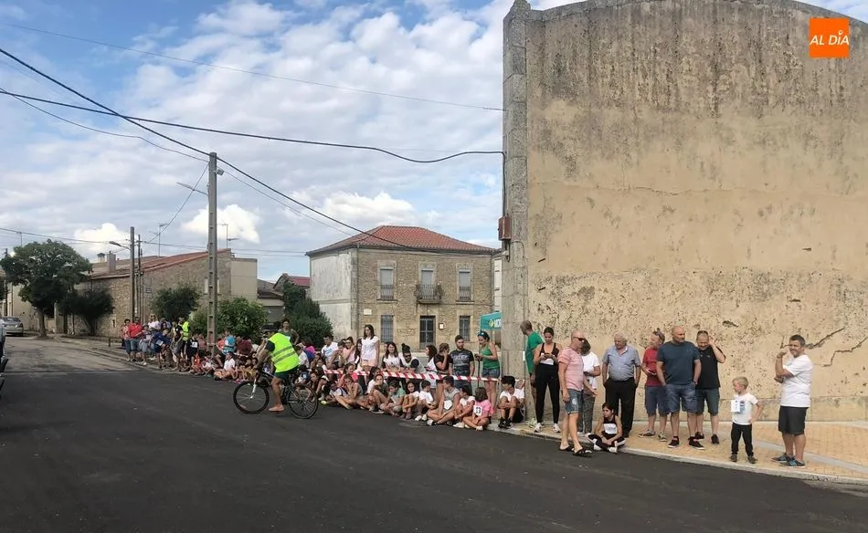 Foto 8 - Los vecinos de Encinasola de los Comendadores &lsquo;se ponen en marcha&rsquo;  