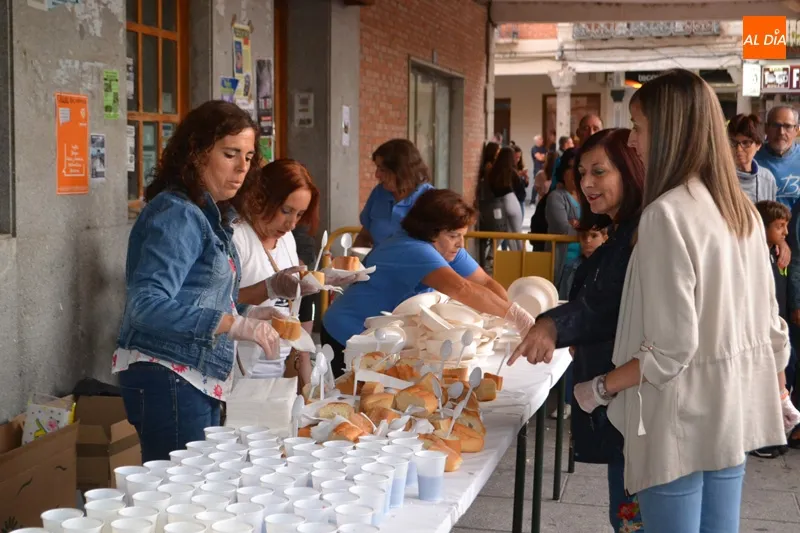 Foto 10 - La degustaci&oacute;n de la carne de novillo termina &lsquo;a bocados&rsquo; con unas intensas Ferias y Fiestas