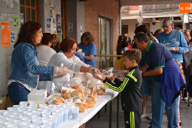 Foto 9 - La degustaci&oacute;n de la carne de novillo termina &lsquo;a bocados&rsquo; con unas intensas Ferias y Fiestas
