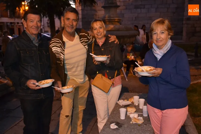Foto 5 - La degustaci&oacute;n de la carne de novillo termina &lsquo;a bocados&rsquo; con unas intensas Ferias y Fiestas