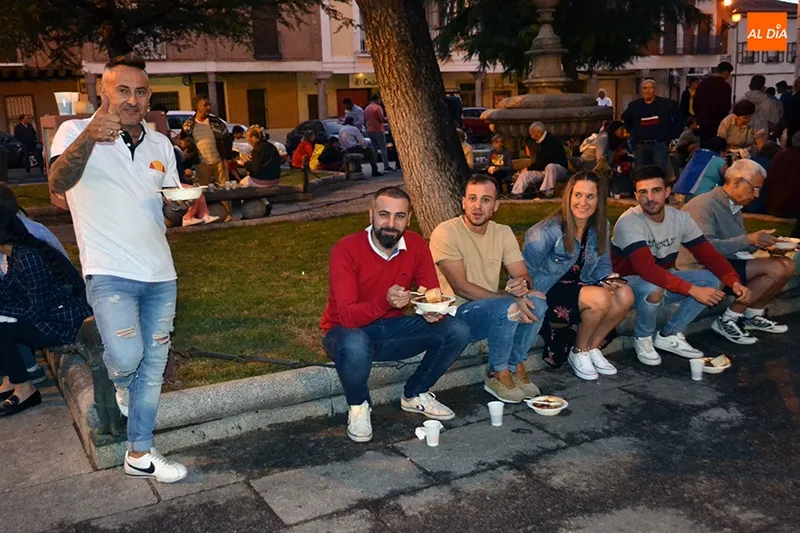 Foto 4 - La degustaci&oacute;n de la carne de novillo termina &lsquo;a bocados&rsquo; con unas intensas Ferias y Fiestas