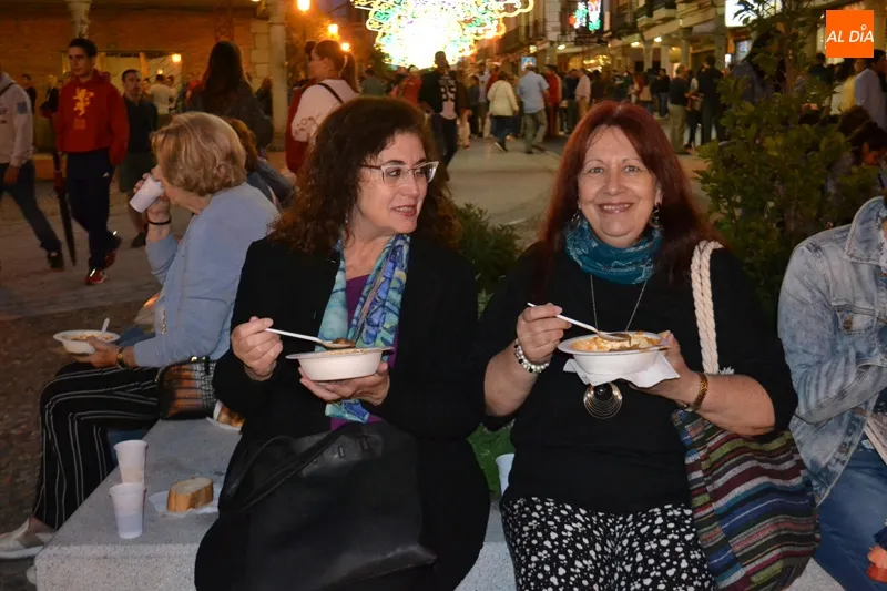 Foto 2 - La degustaci&oacute;n de la carne de novillo termina &lsquo;a bocados&rsquo; con unas intensas Ferias y Fiestas