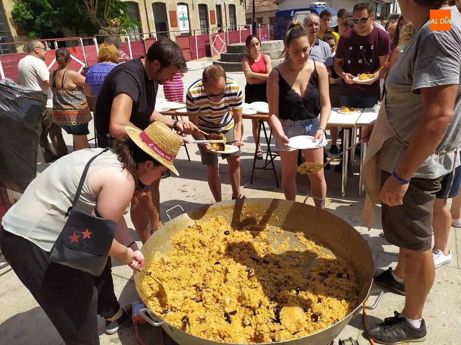 Foto 2 - Rica paella en Santiba&ntilde;ez de la Sierra para seguir con las fiestas
