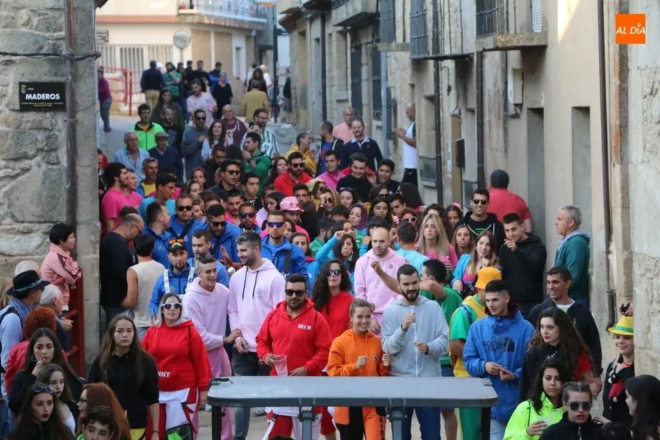 Foto 2 - Emocionante encierro de Domingo L&oacute;pez Chaves en Aldead&aacute;vila de la Ribera  