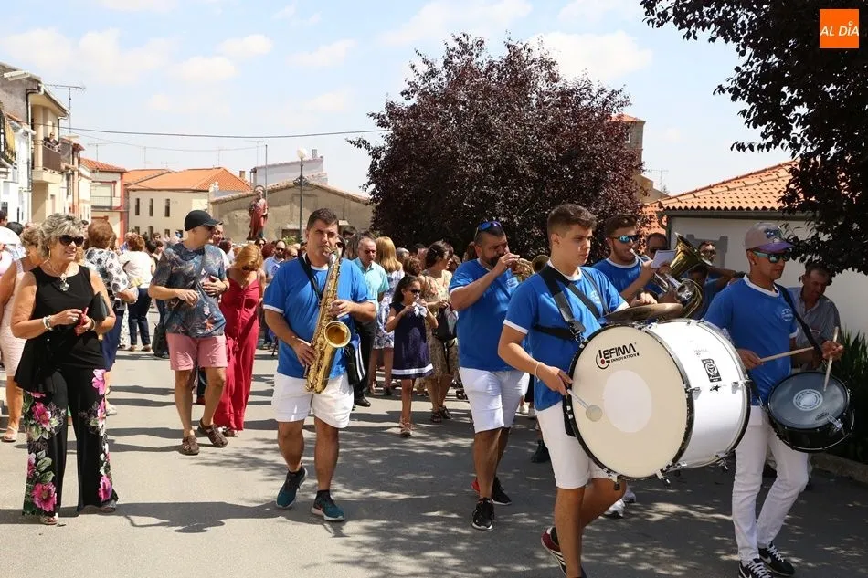 Foto 9 - Honores a San Pedro a ritmo de jota en El Pedroso de la Armu&ntilde;a